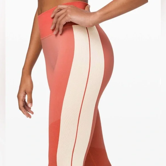 Lululemon Ebb to Train Tight Like New - Picture 2 of 4